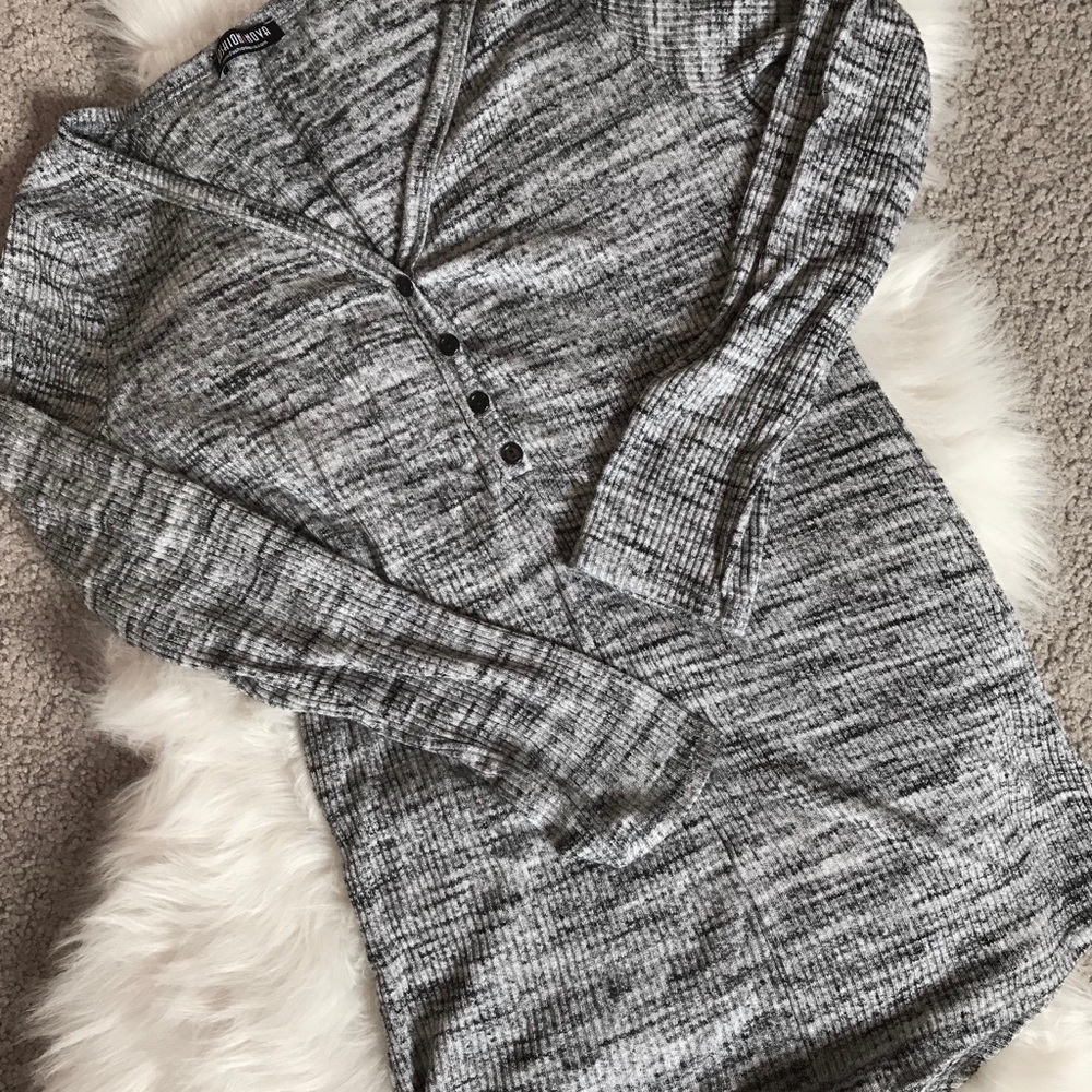 Fashion Nova || Sweater Short Onesie || 1X